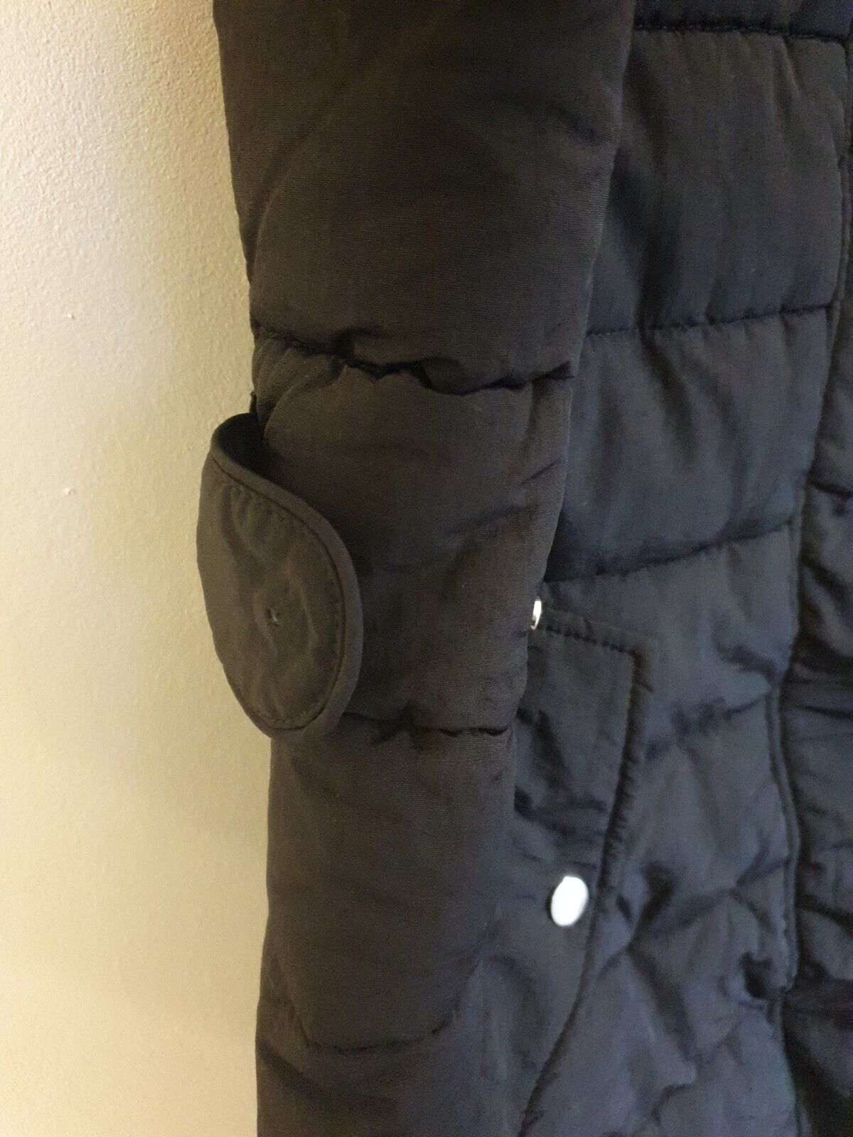 Short Padded Coat With Drawstring- Black. Uk12