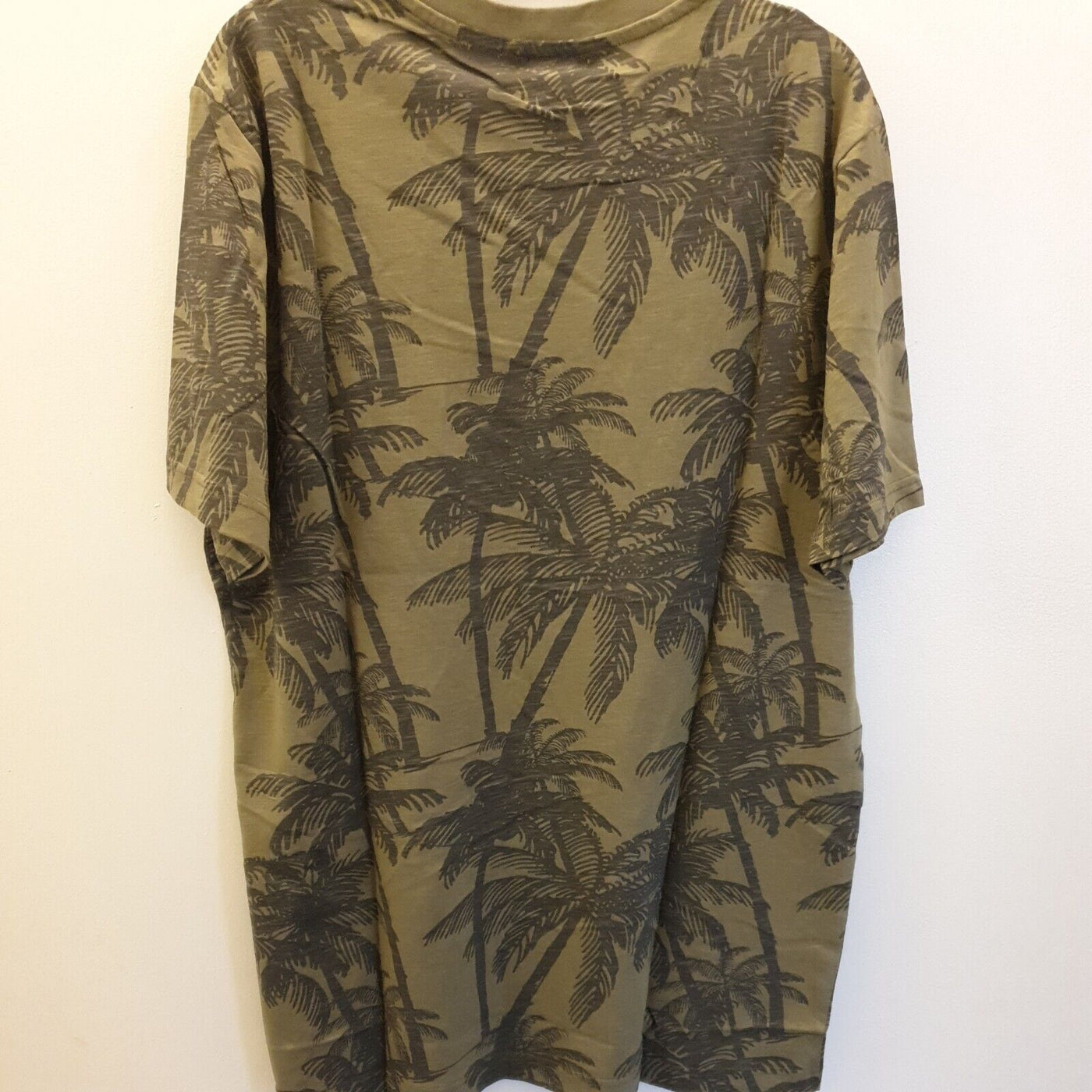 Mens Palm Tree Print Tshirt Khaki Size XL ****Ref SW21