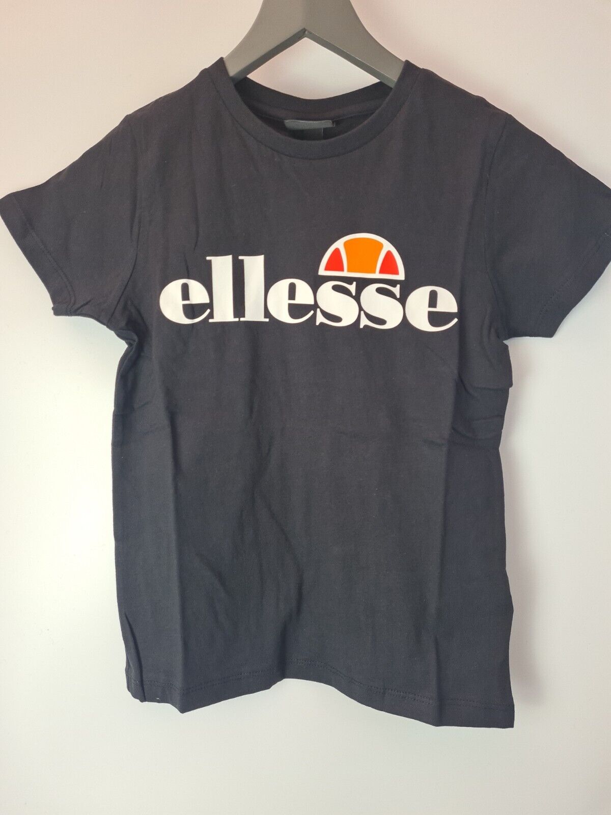 Ellesse Malia Short Sleeved T-Shirt Boys Size 8-9 Years **** V30