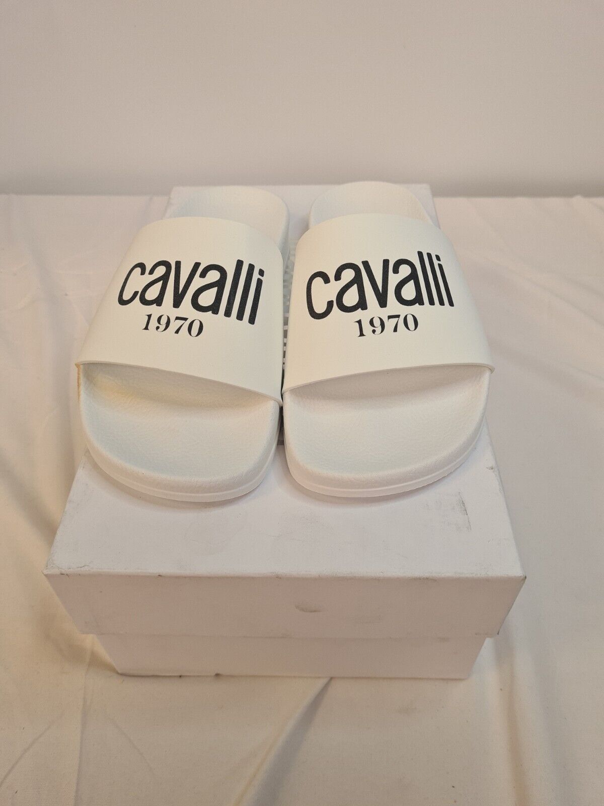 Roberto Cavalli Kids Cavalli Logo Sliders Size UK 1**** VS1