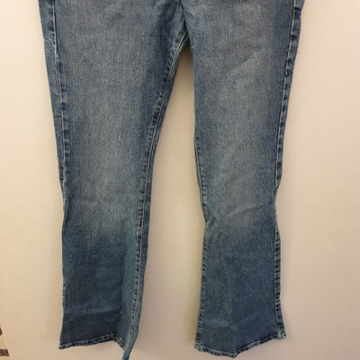 Mid Rise Authentic Flare Jean Mid Wash Uk 14 ****Ref V521