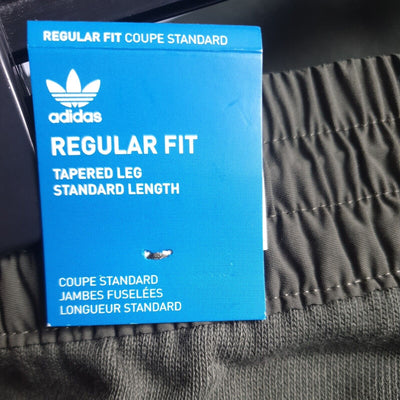 Adidas Regular Fit Tapered Leg Standard Length Joggers Green UkL****Ref V26