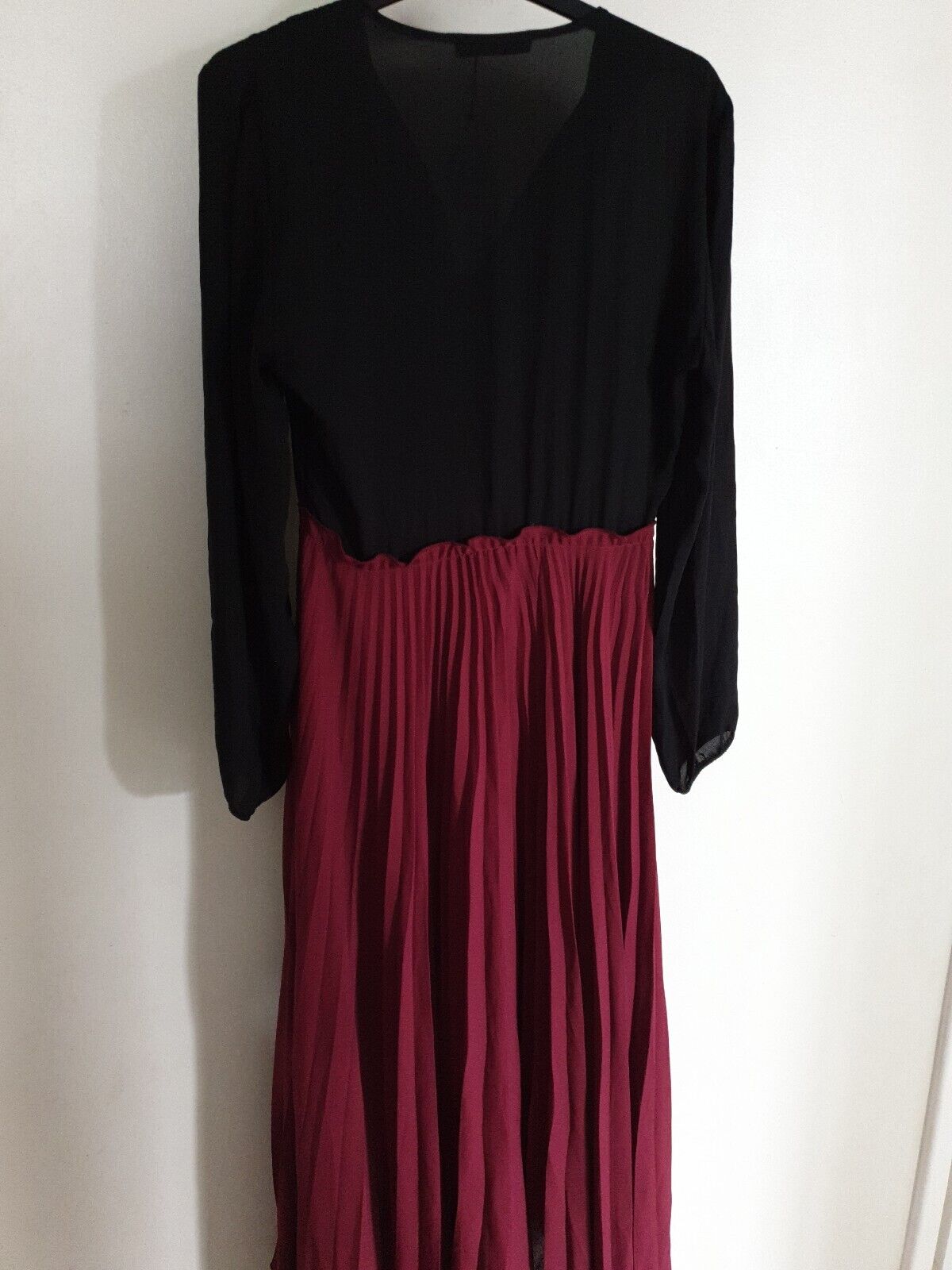 MNG Burgundy Pleated Skirt Dress Size S Ref Y1