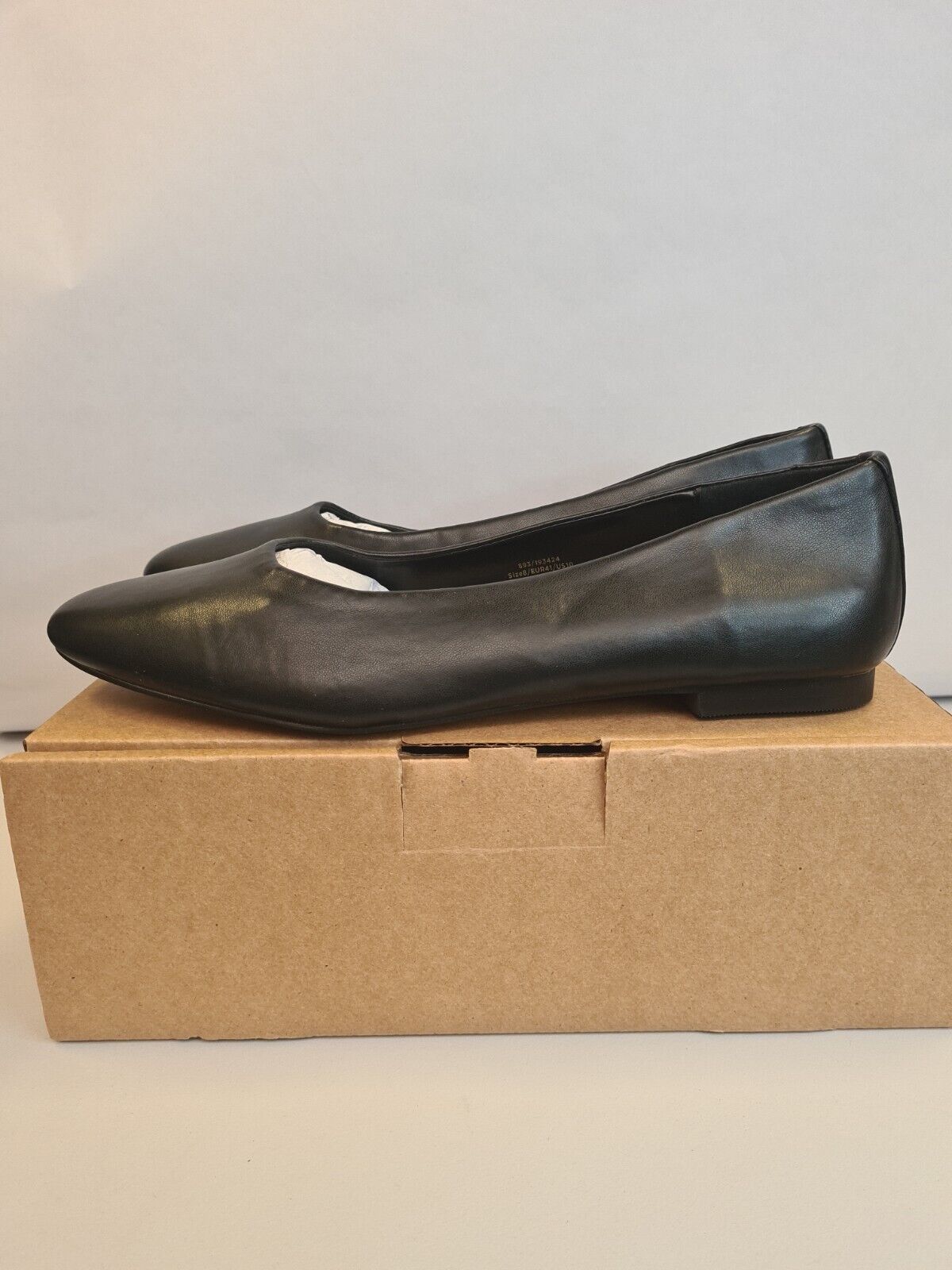 LTS Black Almond Toe Ballerina Shoes Size UK 8 **** VS1