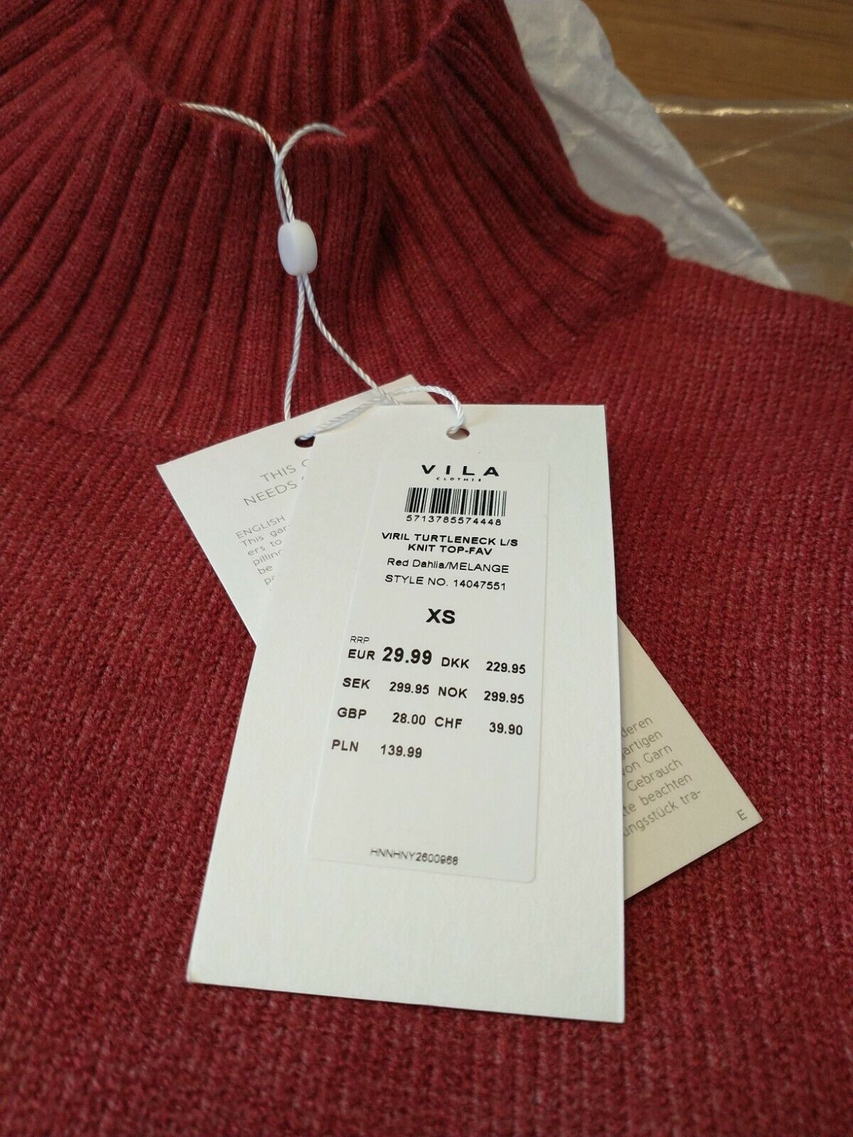 Vila Ladies Size XS Red Turtle Neck Jumper. New Ref Y12