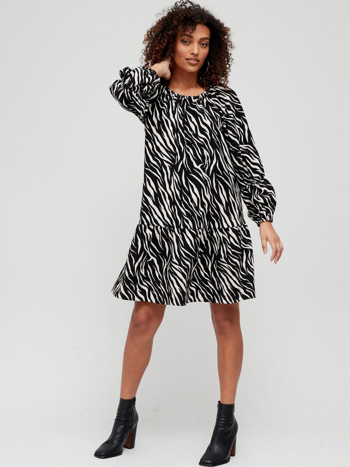 Zebra Print Tiered Sleeve Swing Dress Size 10 **** V449