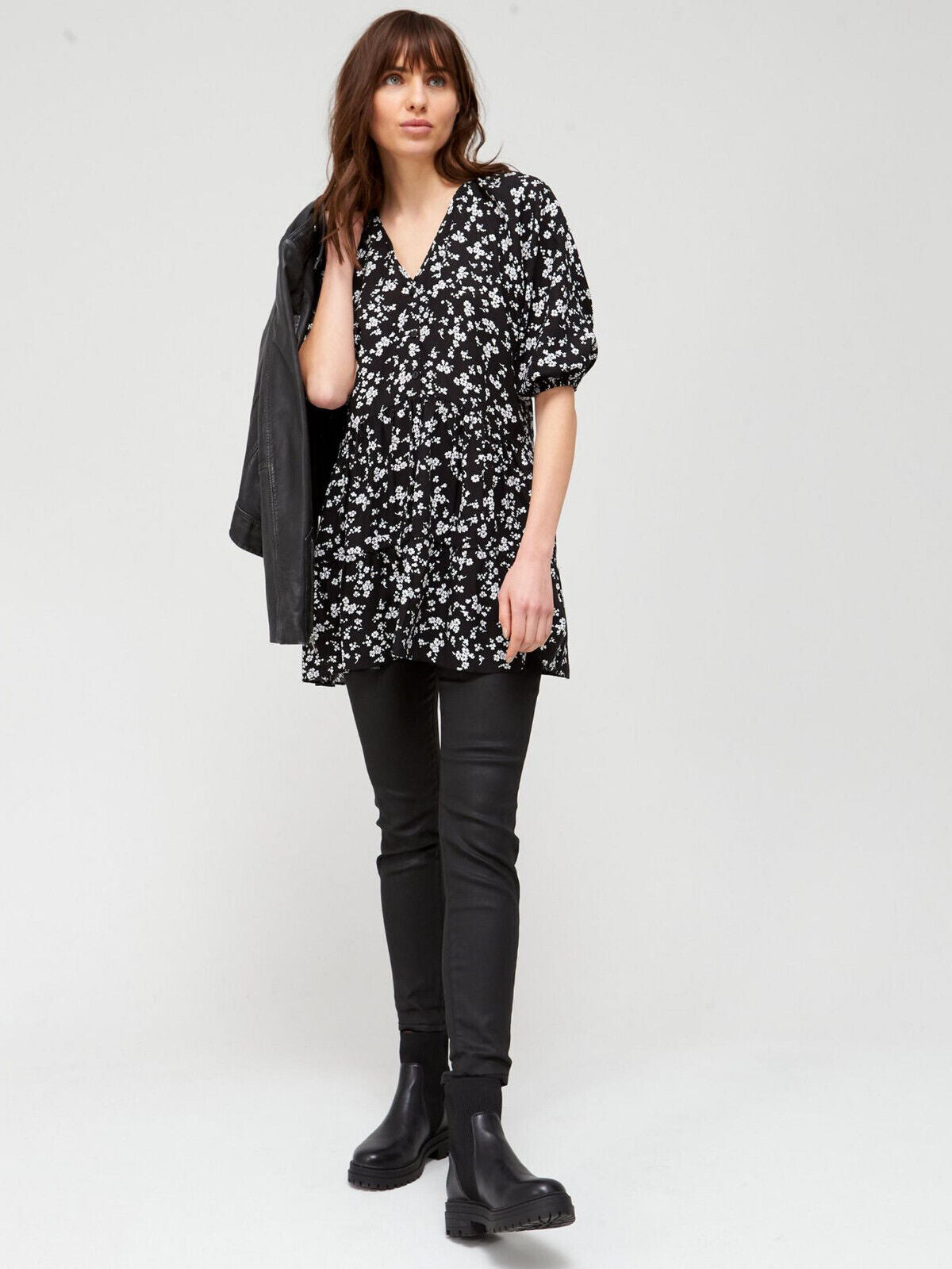 Tiered Printed Longline Shirt - Floral Print Black. UK 10. ****V428