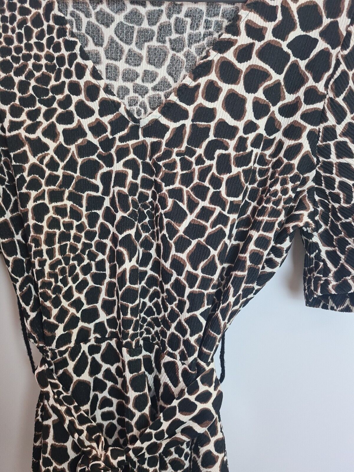 Womens Animal Print Tie Waist Top. Size 16 ** V519