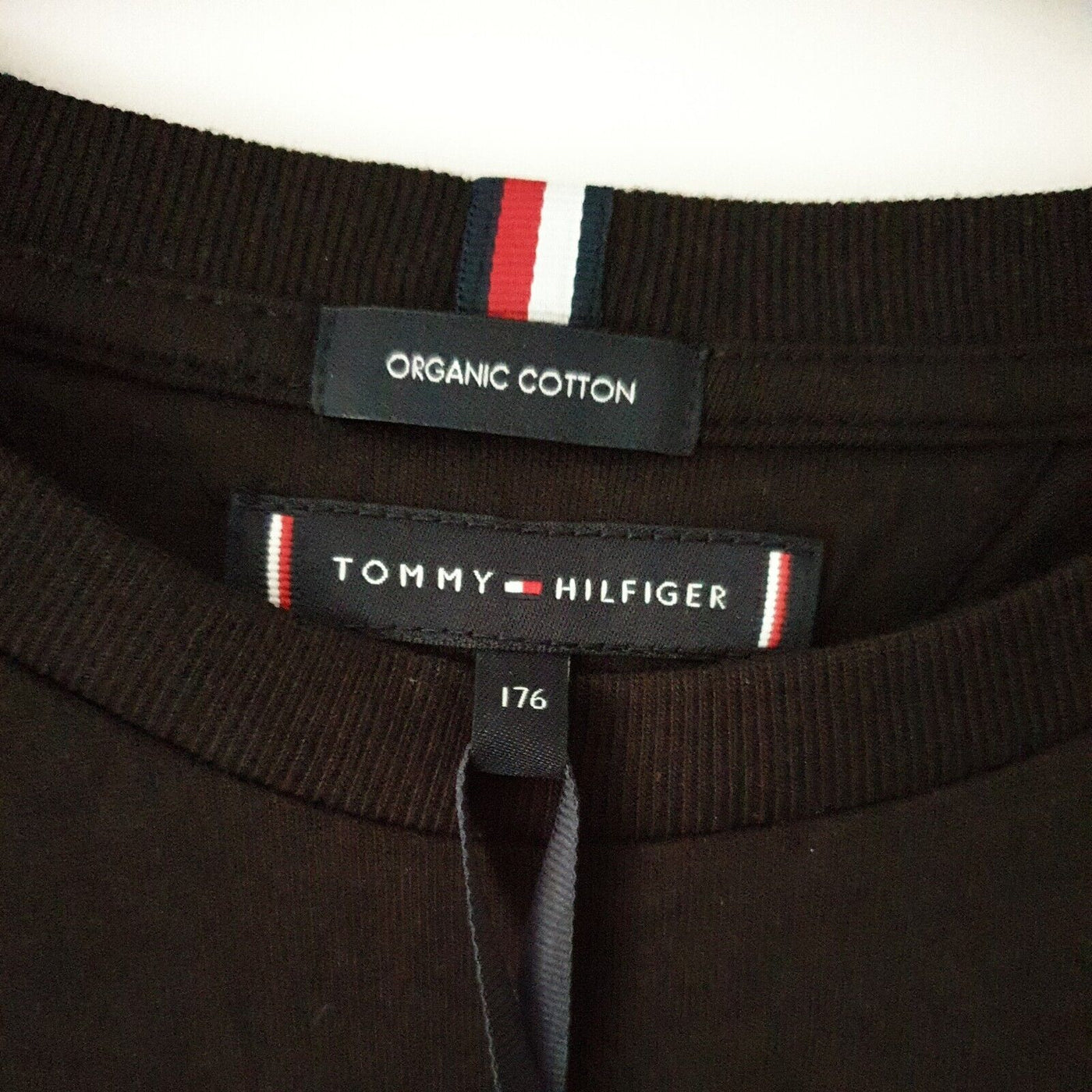 Tommy Hilfiger Black Logo Artwork Tshirt Size 16yrs****Ref V40