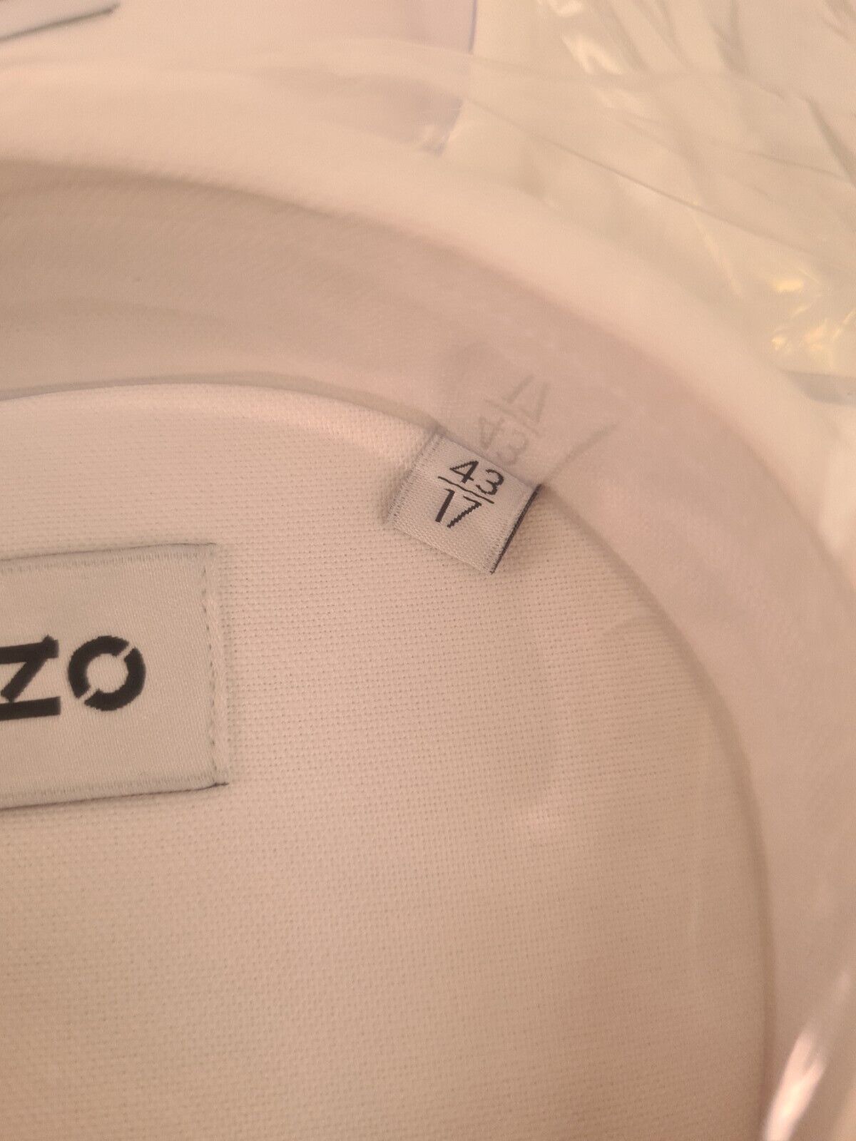Kenzo Tiger Crest Button Down White Shirt. Size 43. 17****Ref V32
