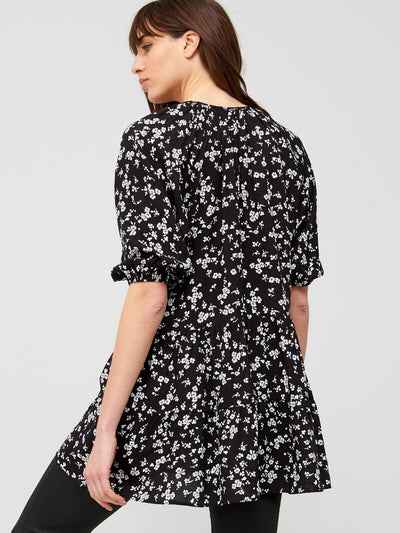 Tiered Printed Longline Shirt - Floral Print Black. UK 10. ****V428