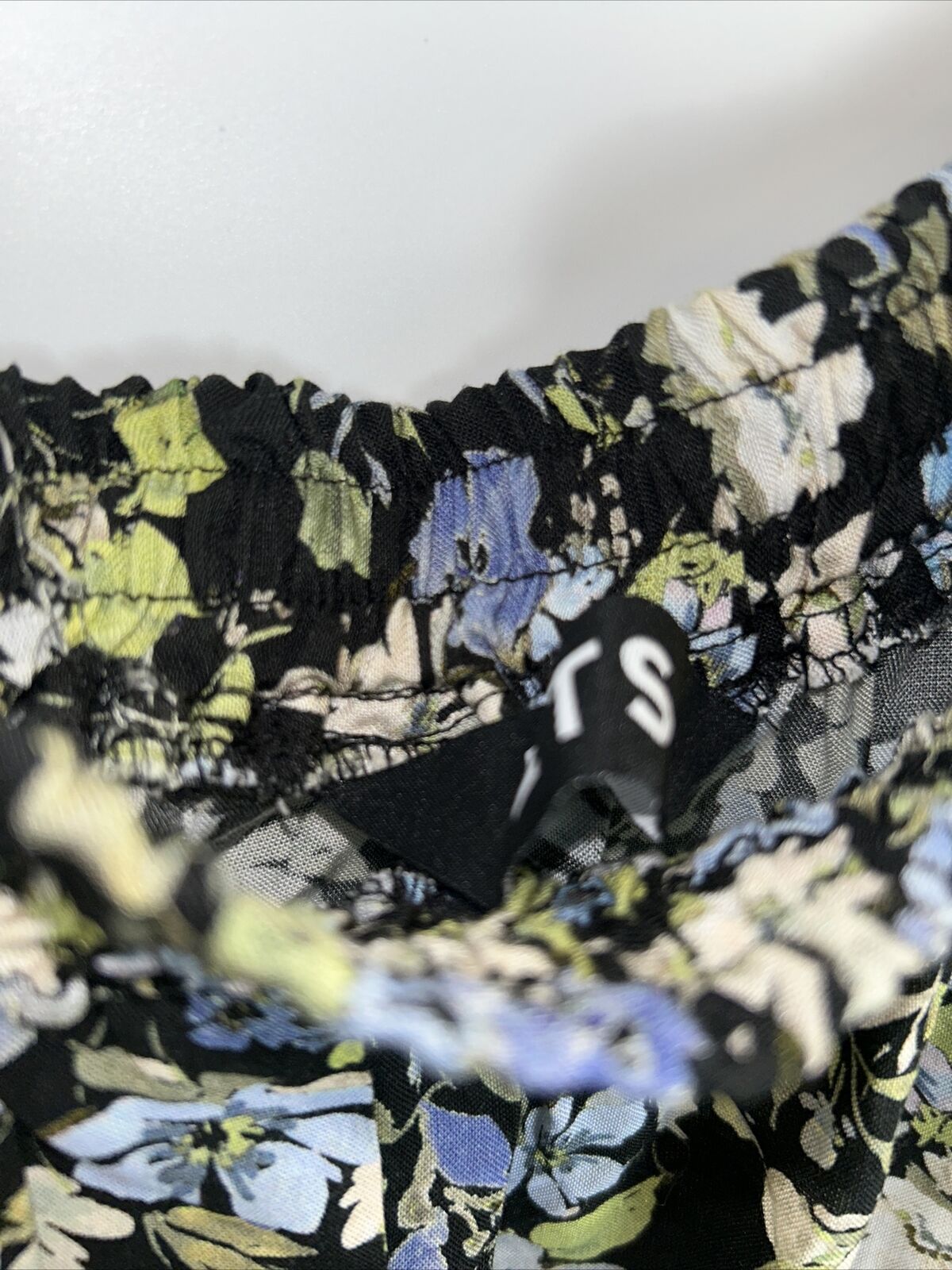 LTS Black Floral Print Maxi Skirt. UK 14 **** Ref V222