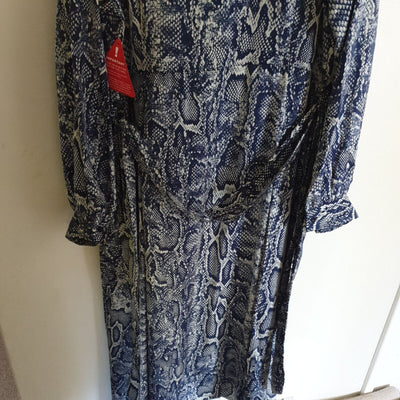 AX Paris Curve Mono Animal Shirt Dress Size 18 ****Ref V197