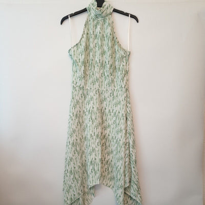 Quiz green Strike Print High Neck Hem Dress Size 8****Ref V17