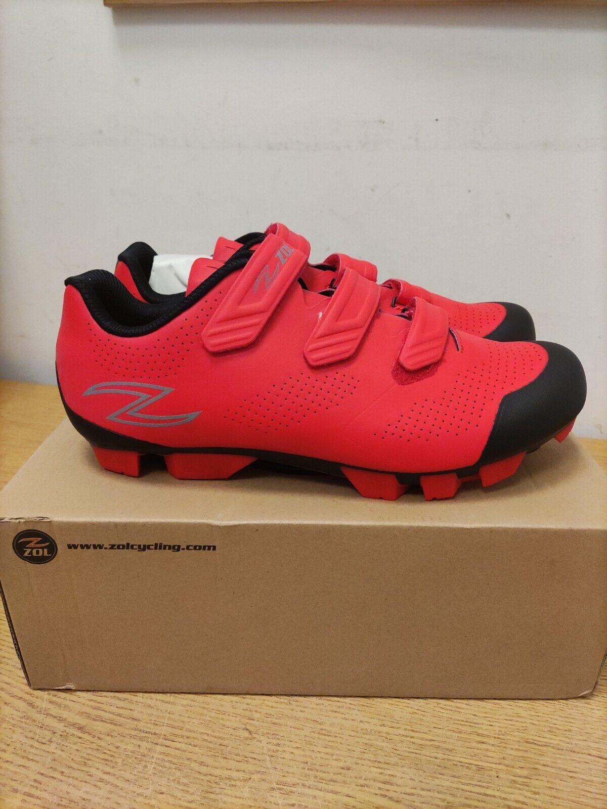 Zol Cycling Shoes. Raptor. Red.