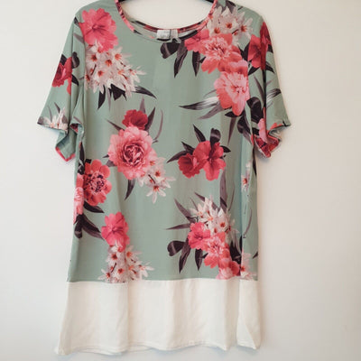 Yours London Green Floral Tshirt Size 16****Ref V17