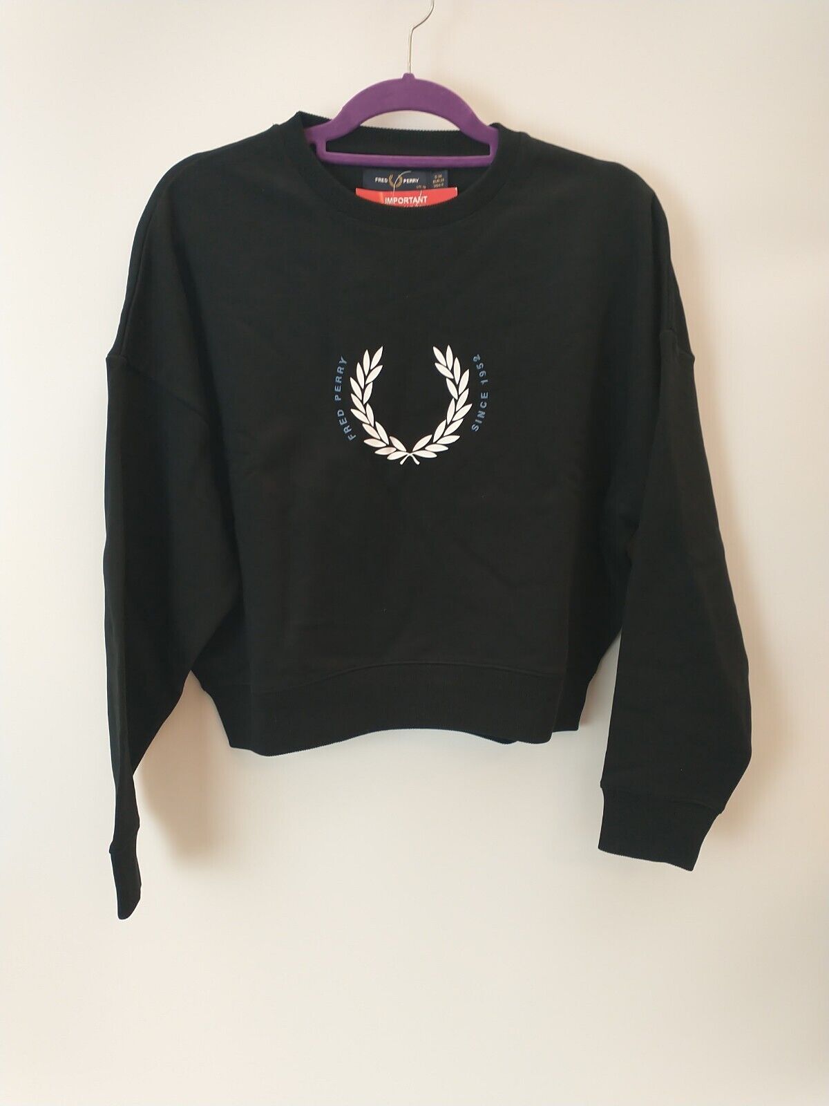 Fred Perry Cropped Sweatshirt. UK 10. Black. ****V27