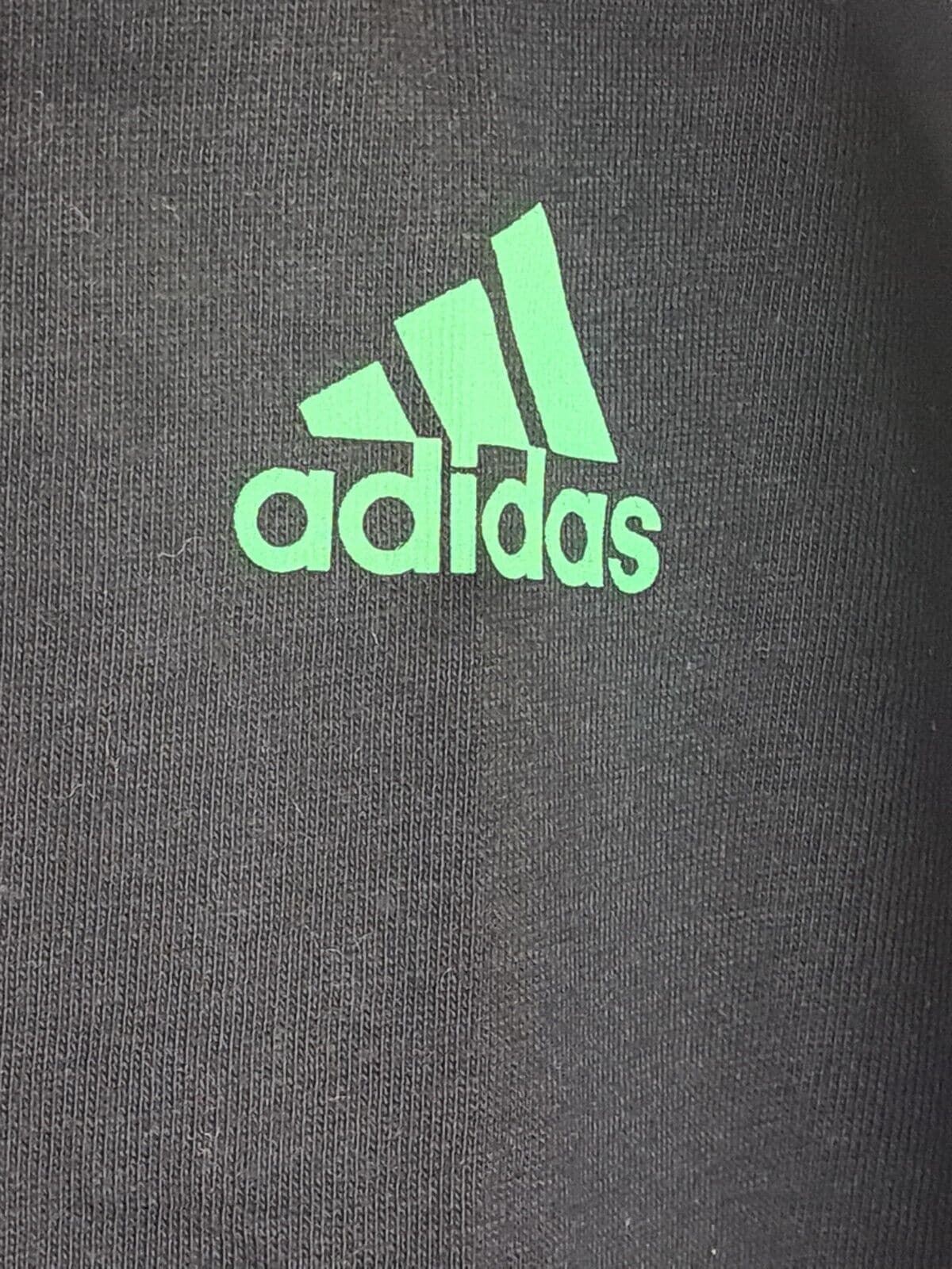 Adidas SIG GFX Black T-Shirt Size XL **** V32 - Big_Stock_Clearance