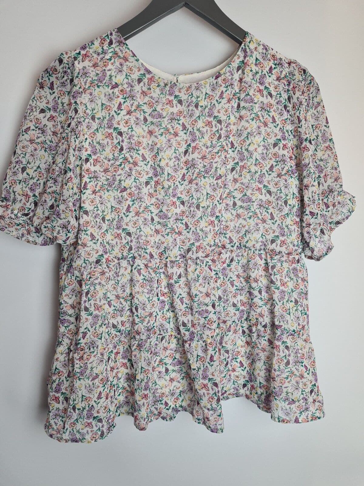 Apricot Floral Ruffle Tiered Top Size 12 **** V80 - Big_Stock_Clearance